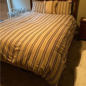 Ashley Home Queen size duvet
